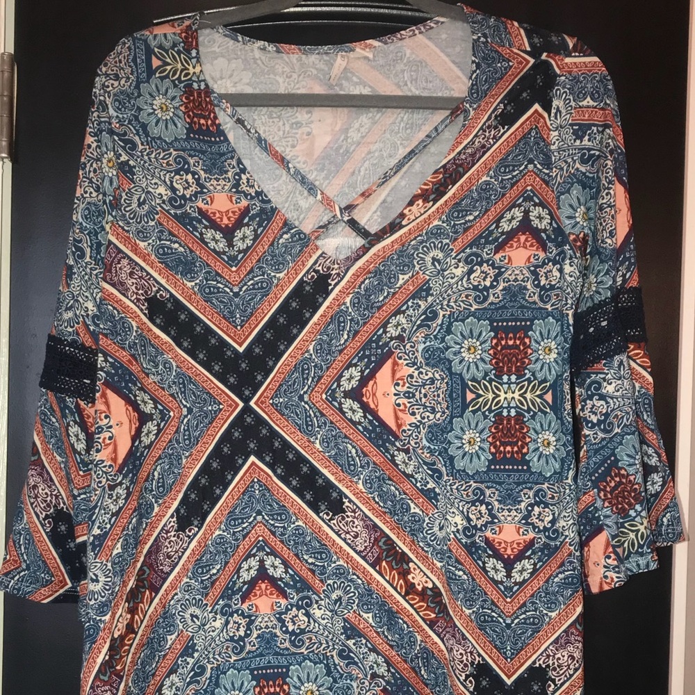 Slightly Belled sleeved company blouse